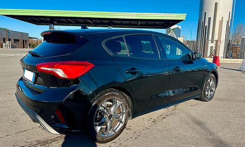 Ford Focus St-Line...