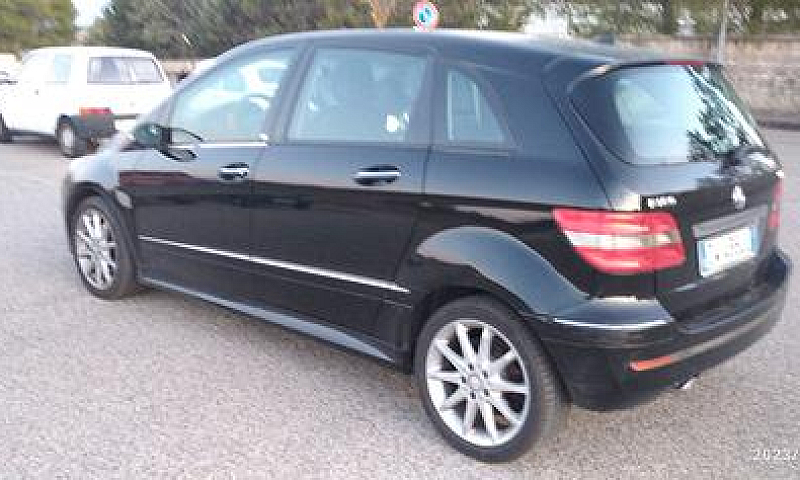 Auto Mercedes B180...