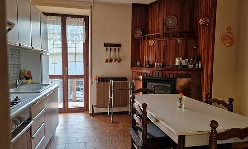 Appartamento Con 2 B...