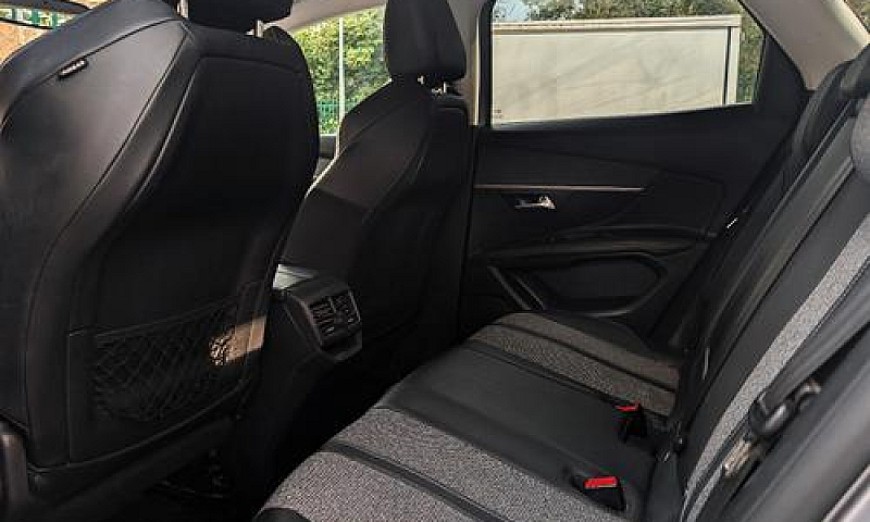 Peugeot 3008 1.5 Blu...