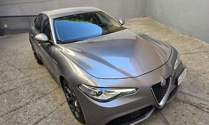 Alfaromeo Giulia Vel...