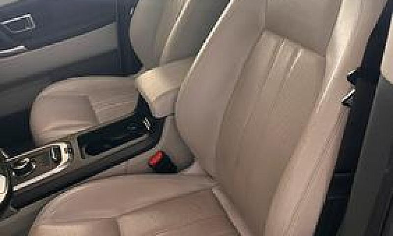 Land Rover Discovery...