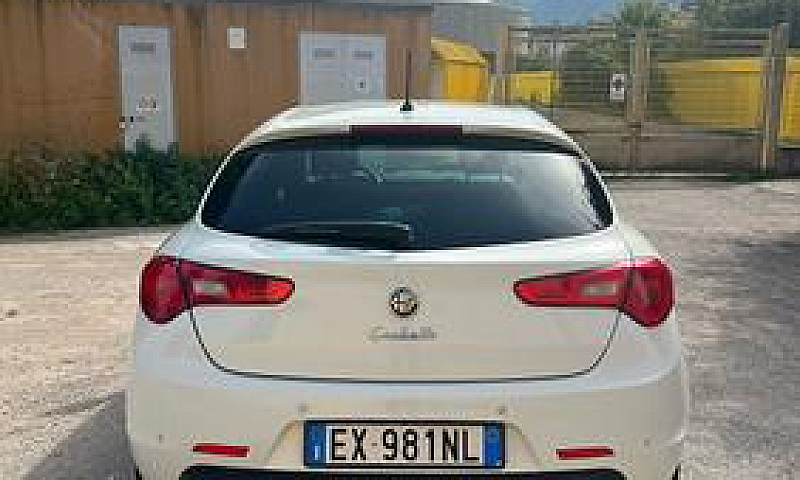 Alfa Romeo Giulietta...