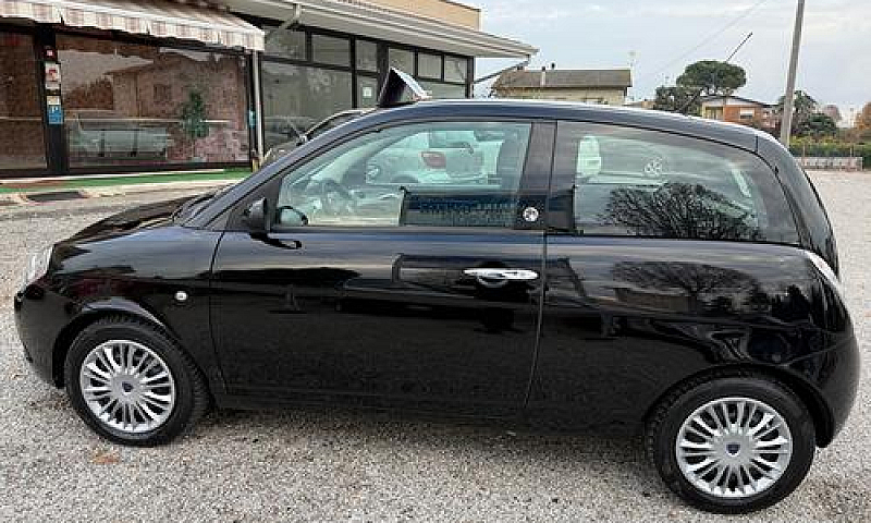 Lancia Ypsilon 1.4 E...