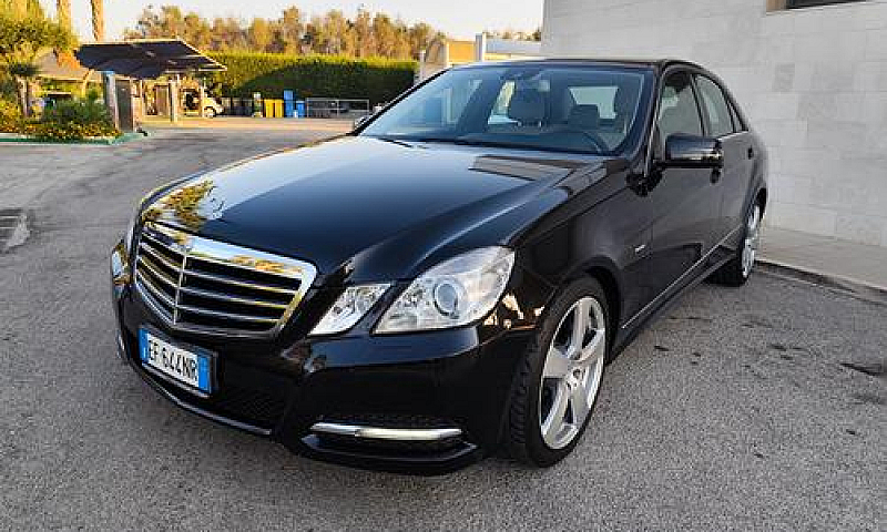 Mercedes Classe E200...