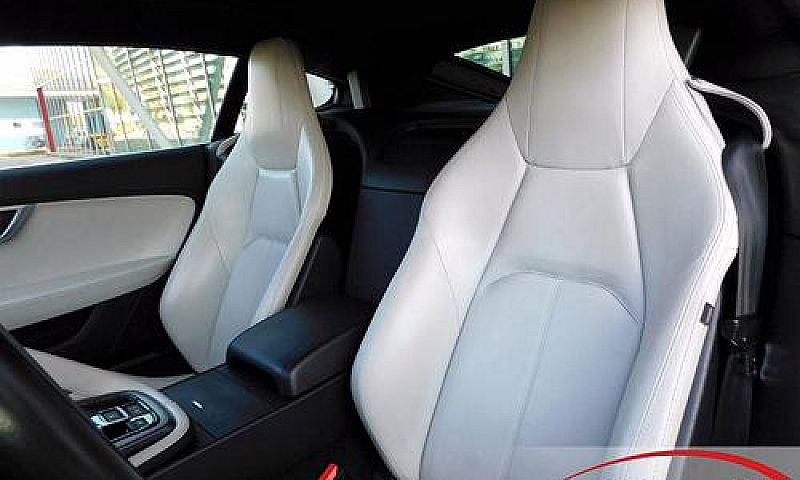 Jaguar F-Type Coupé ...