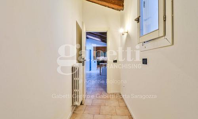 Via San Vitale - Bol...