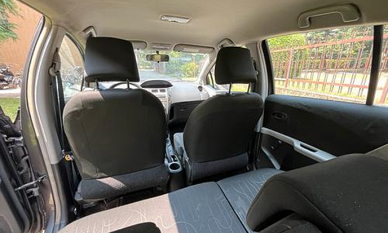 Toyota Yaris Usata...