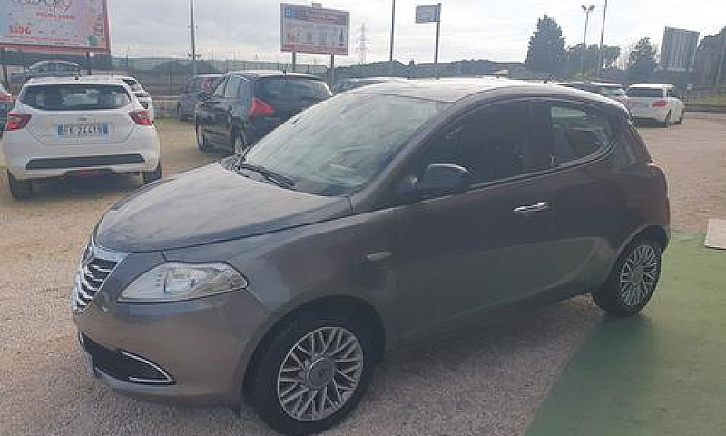 Lancia Ypsilon 1.3 M...