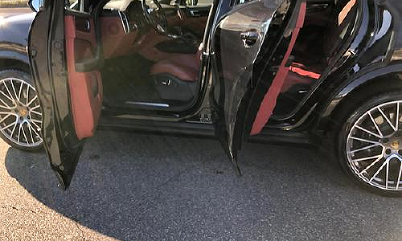 Cayenne Hybrid Coupe...