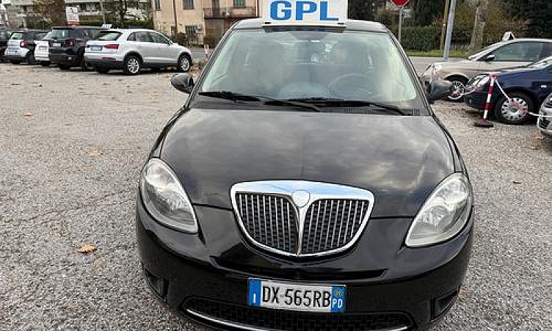 Lancia Ypsilon 1.4 E...