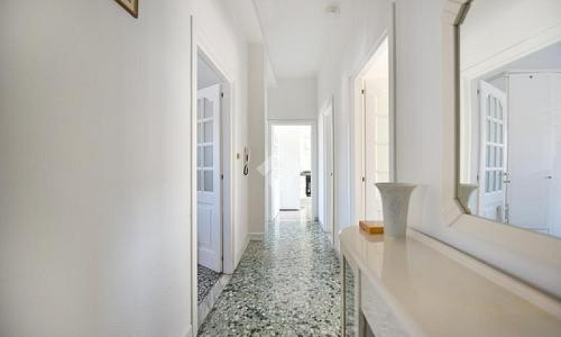 4 Locali A Cagliari...