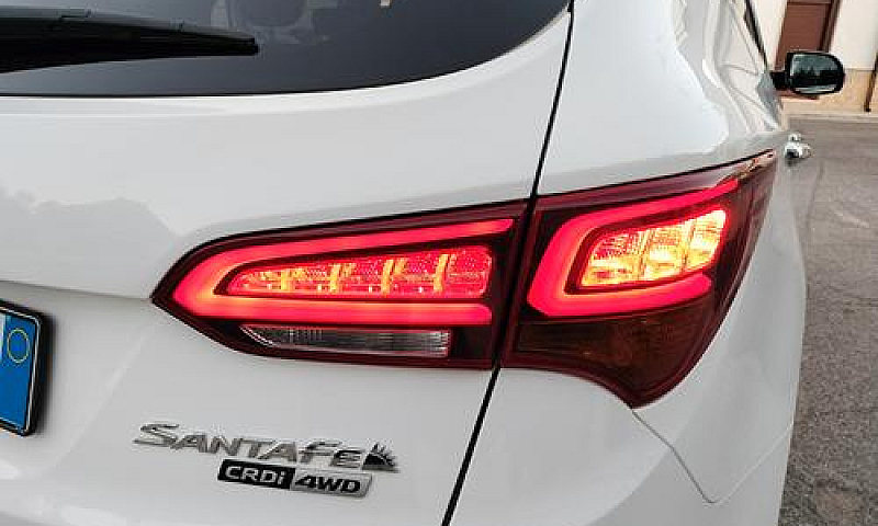 Hyundai Santa Fe 2.0...