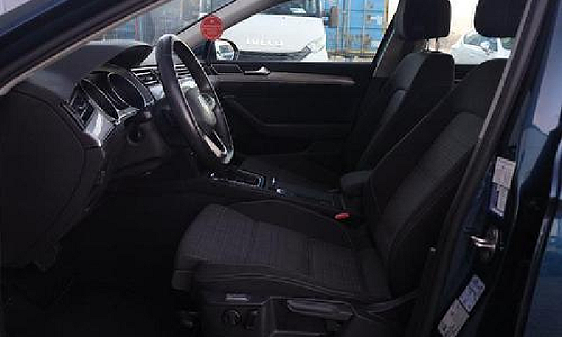 Volkswagen Passat Va...