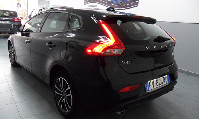 Volvo V40 2.0 D2 120...