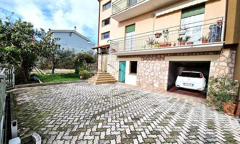 3 Locali A Castel Ri...
