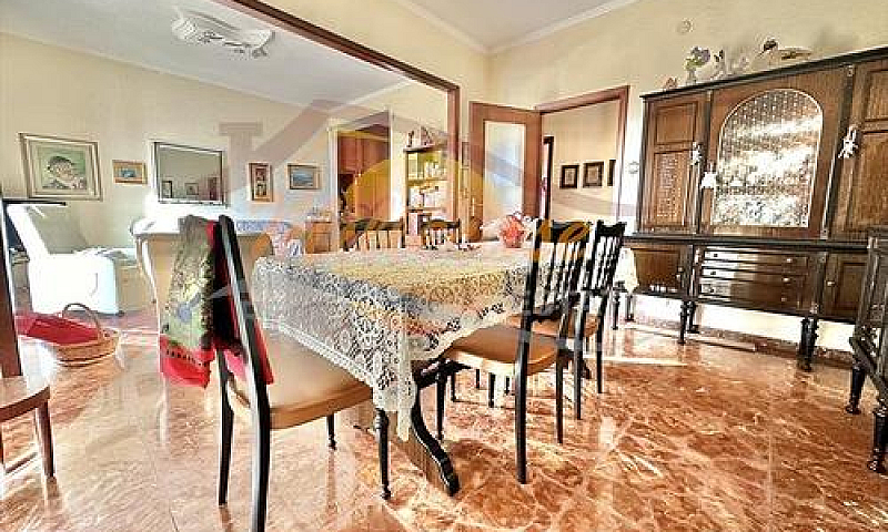 Appartamento E Garag...