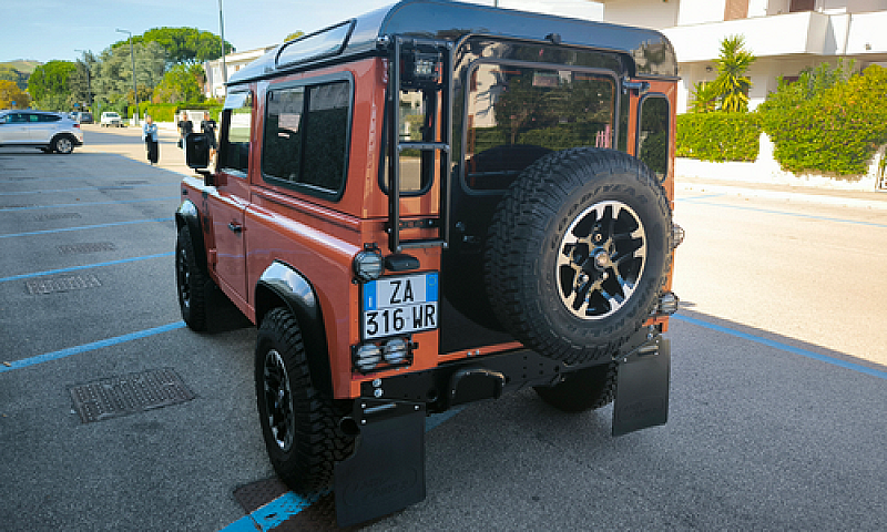 Defender Adventure E...