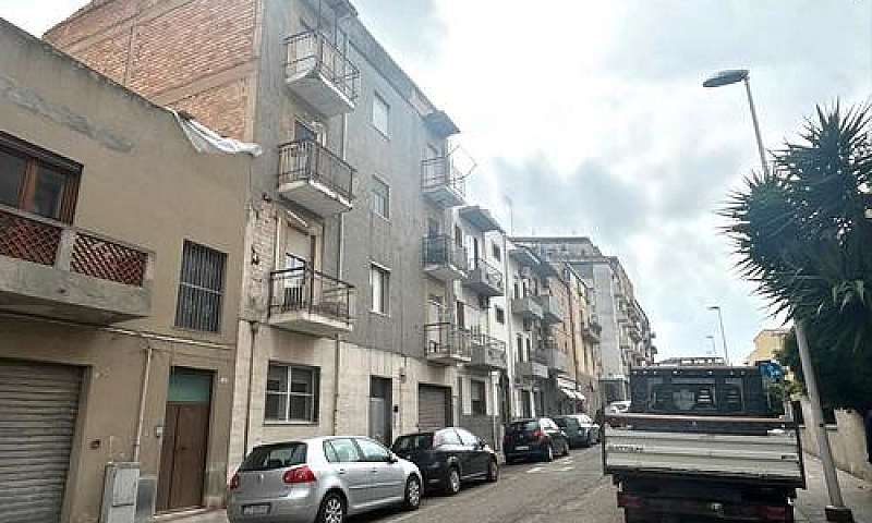 Cagliari, Via Cornal...