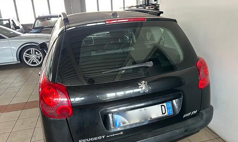 Peugeot 207 1.4 8V 7...