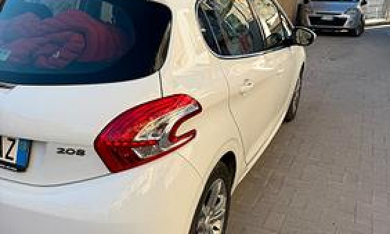 Peugeot 208 - 2012...