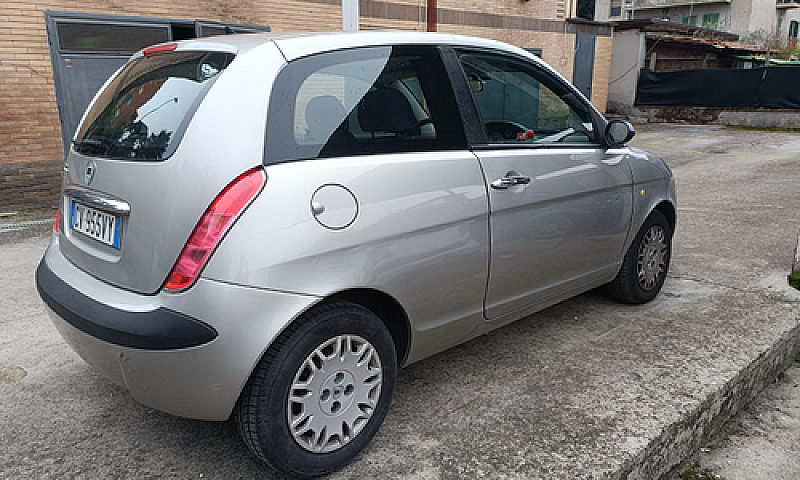 Lancia Ypsilon...
