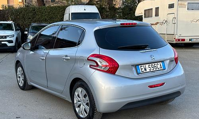 Peugeot 208 Puretech...