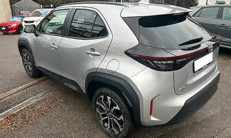 Toyota Yaris Cross Y...