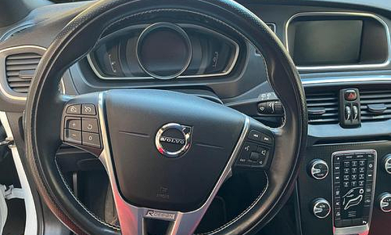 Volvo V40 R...