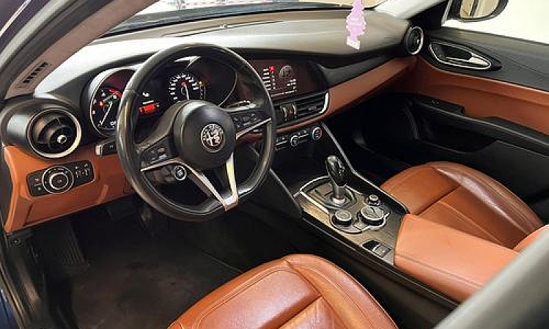 Alfa Romeo Giulia 2....