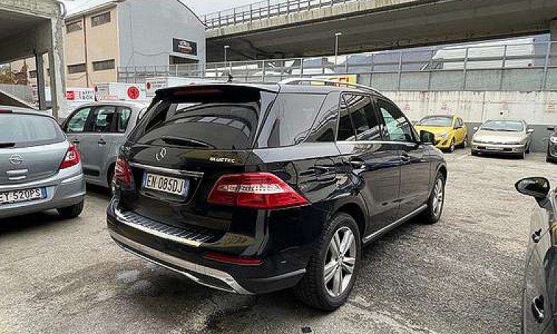Mercedes-Benz Ml 250...