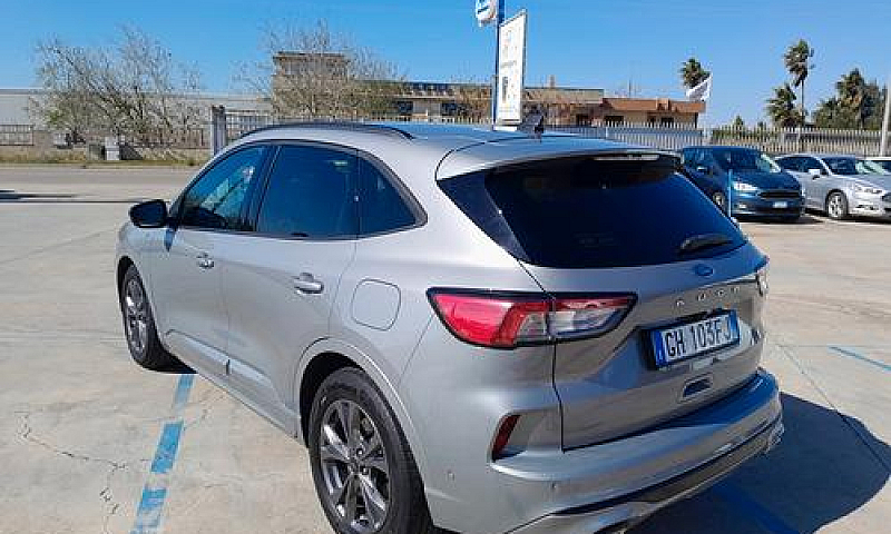 Ford Kuga St-Line 1....
