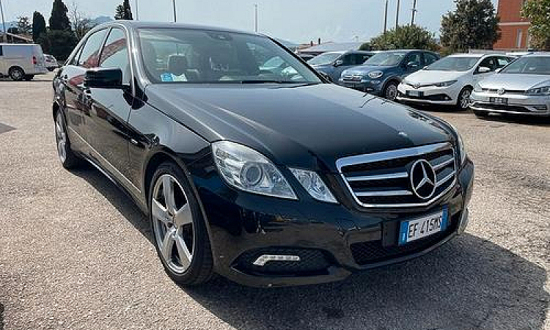 Mercedes-Benz E 220 ...
