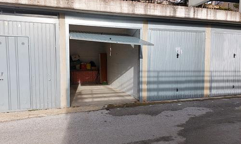 Monolocale Prato Nev...