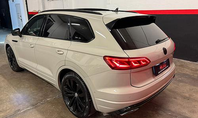 Volkswagen Touareg 3...