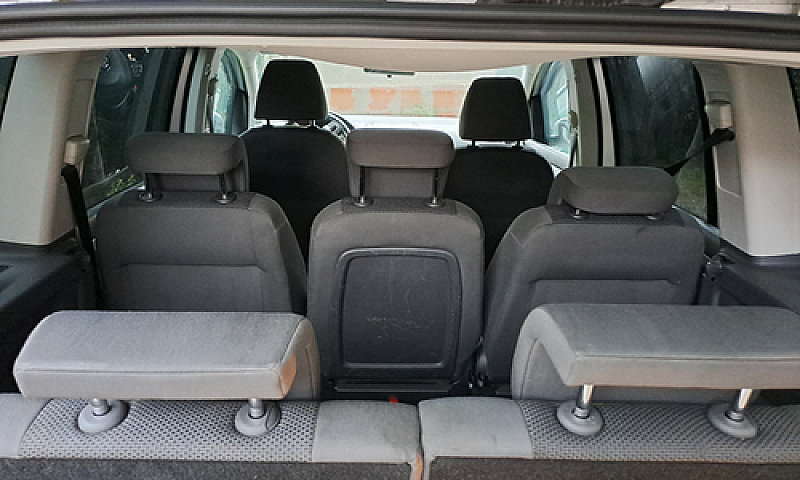 Volkswagen Touran...
