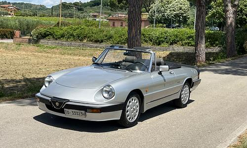 Alfa Romeo Spider Qu...