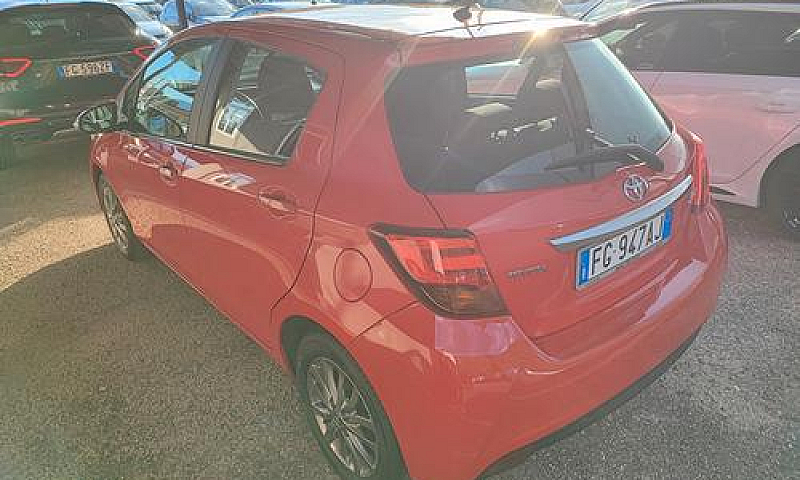 Toyota Yaris 1.0 5 P...
