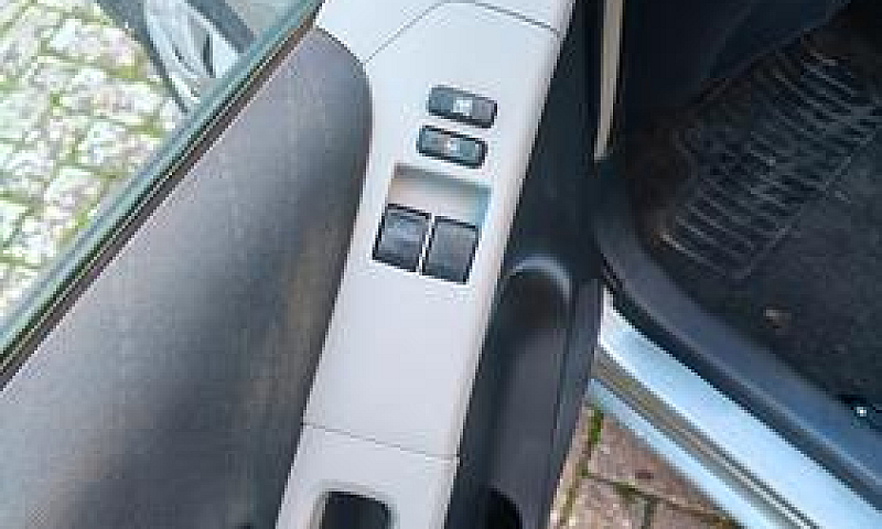 Toyota Yaris 1.3...