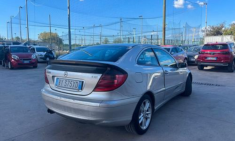 Mercedes-Benz C 220 ...