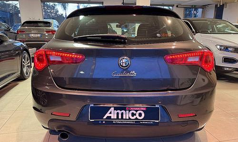 Alfa Romeo Giulietta...