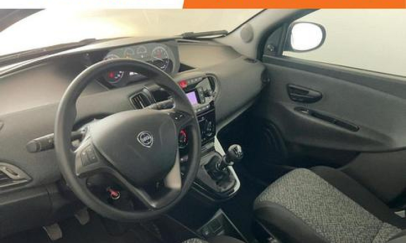 Lancia Ypsilon Xu266...