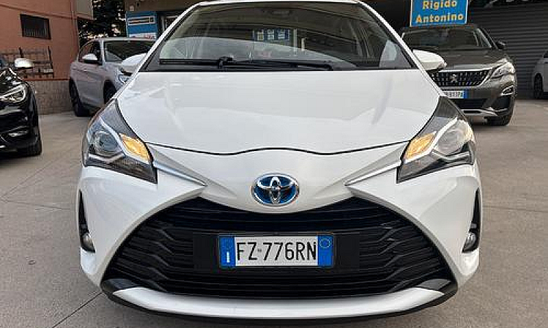 Toyota Yaris 1.5 Hyb...