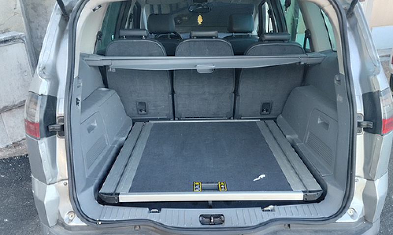 Ford S-Max...