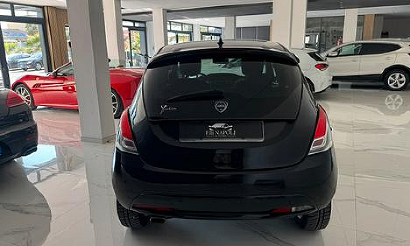 Lancia Ypsilon 1.2 6...