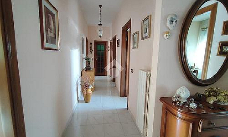 4 Locali A Foggia...