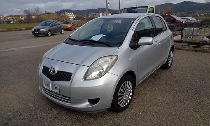 Toyota Yaris 1.0 5 P...