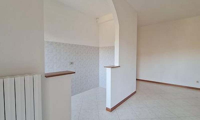 Appartamento Con Gar...