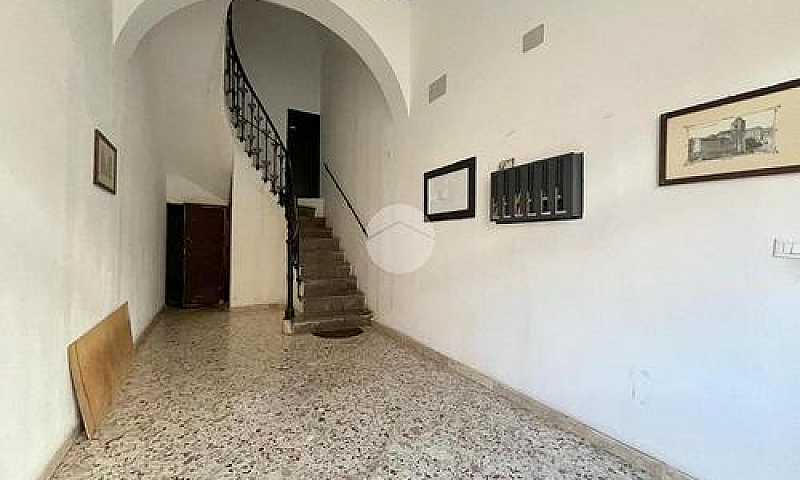 4 Locali A Palermo...