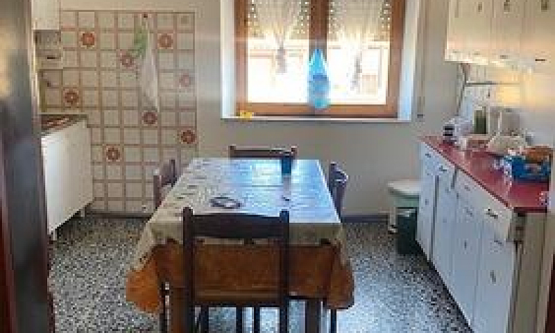Appartamento Con Cor...